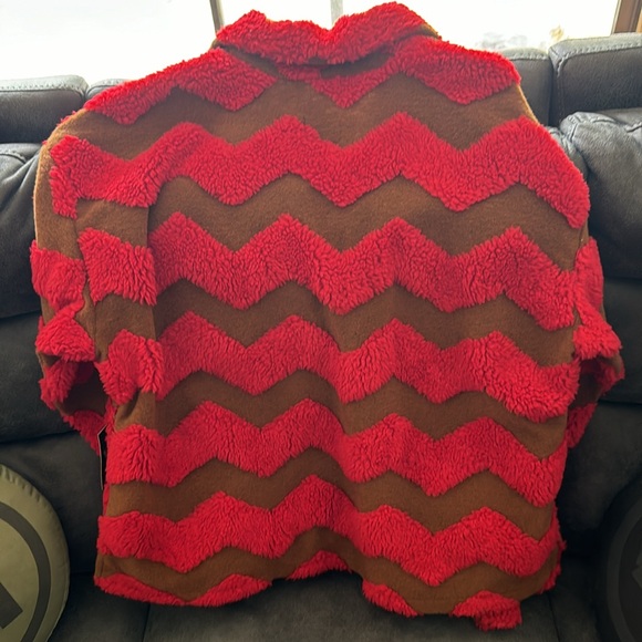 Sweater - Picture 2 of 5